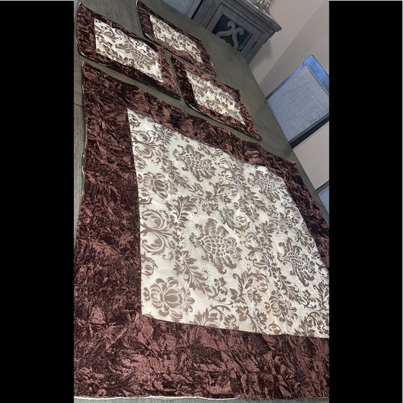 Four Piece Accent Table Cover / Runner Gold Brown Square Holiday Eid Decor NEW - Picture 2 of 10